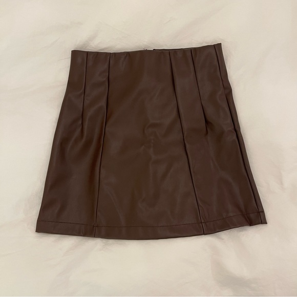 BROWN LEATHER SKIRT - Picture 1 of 4